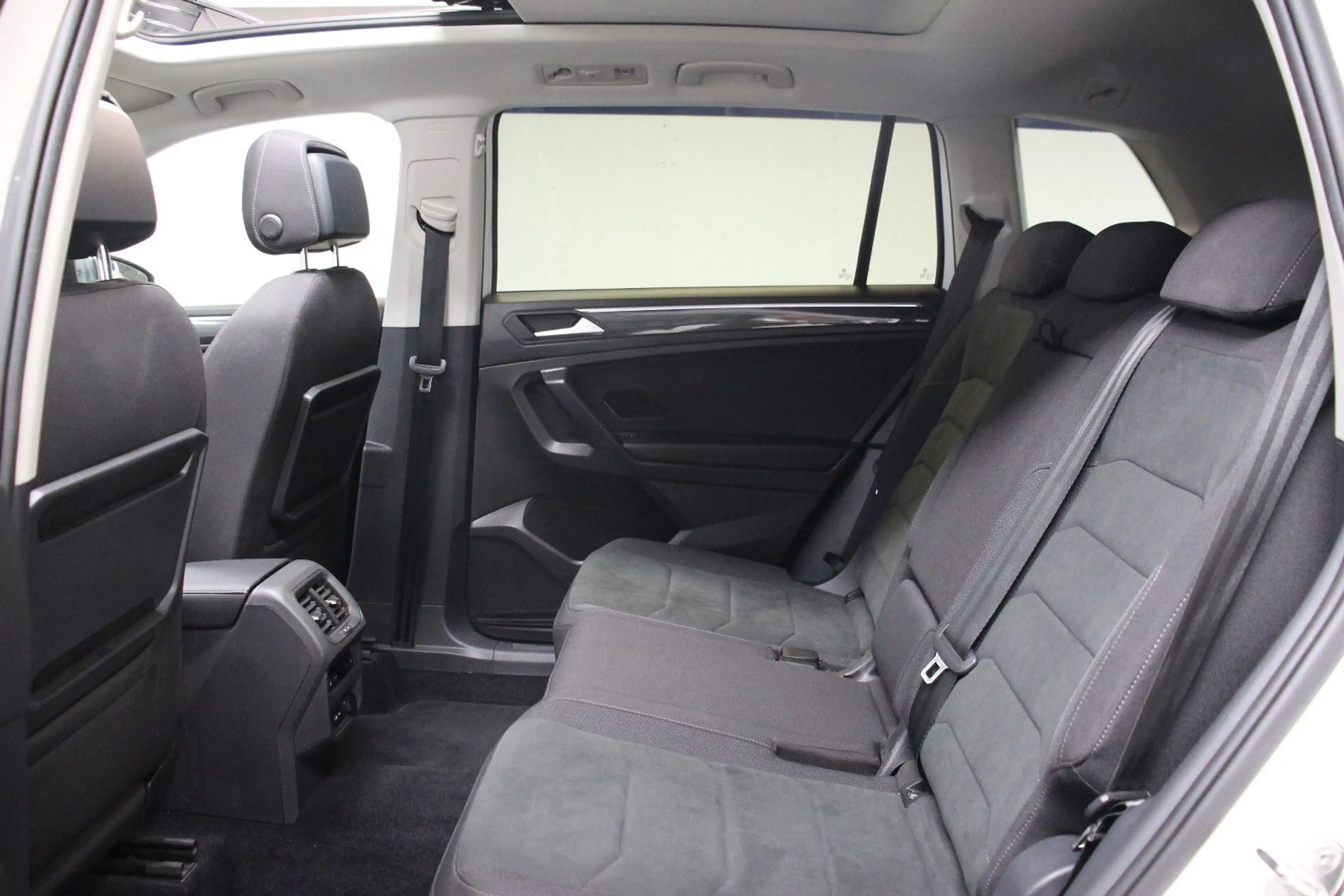 Volkswagen Tiguan Allspace Tiguan Allsp. 2.0 TDI DSG 4M. R-line *AHK/VOLL** — photo 15
