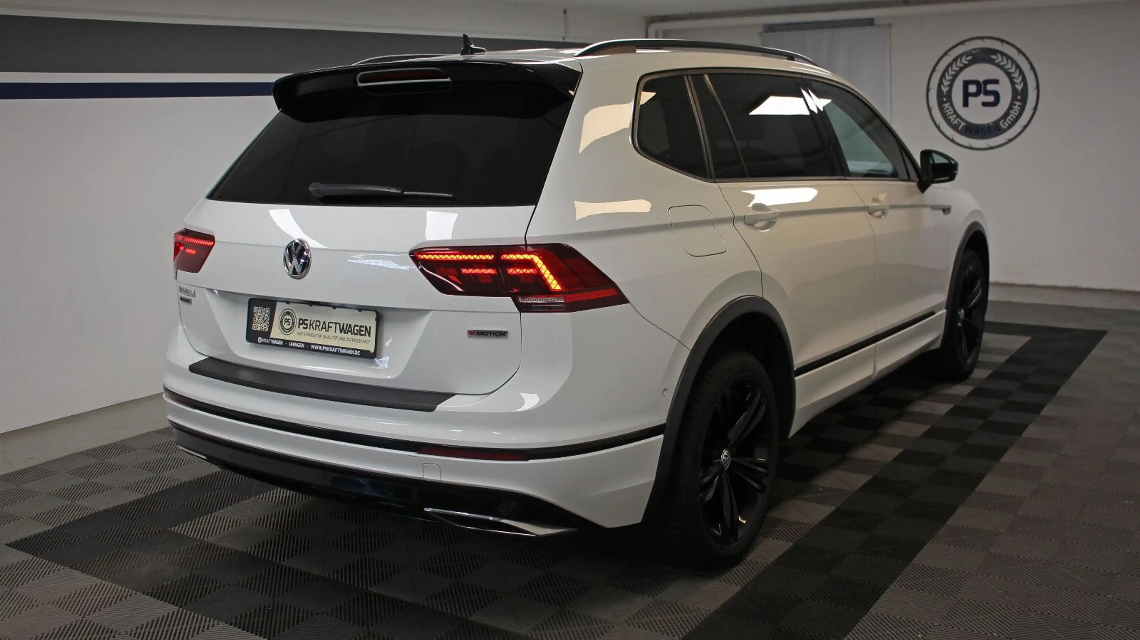 Volkswagen Tiguan Allspace Tiguan Allsp. 2.0 TDI DSG 4M. R-line *AHK/VOLL** — photo 4