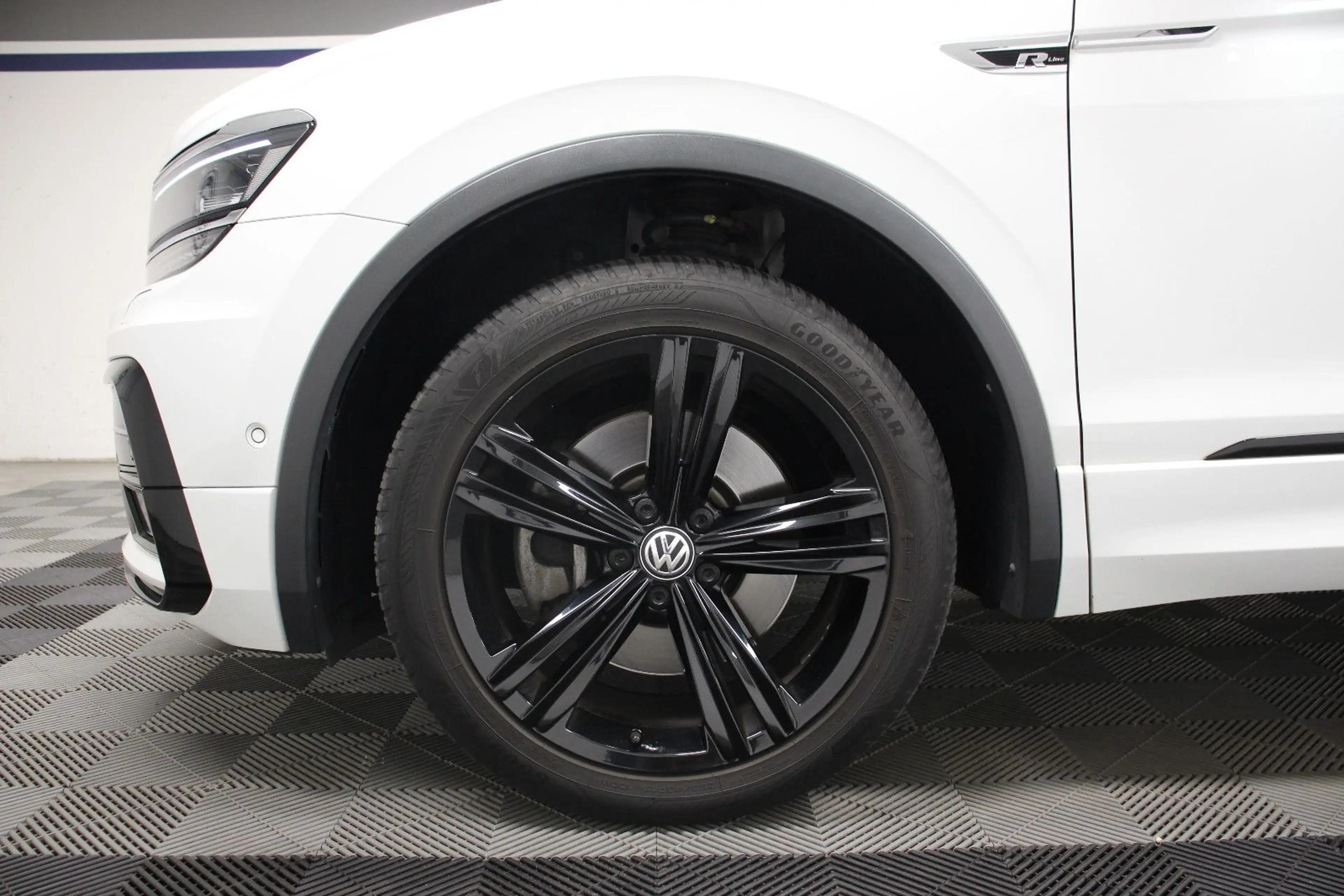 Volkswagen Tiguan Allspace Tiguan Allsp. 2.0 TDI DSG 4M. R-line *AHK/VOLL** — photo 7