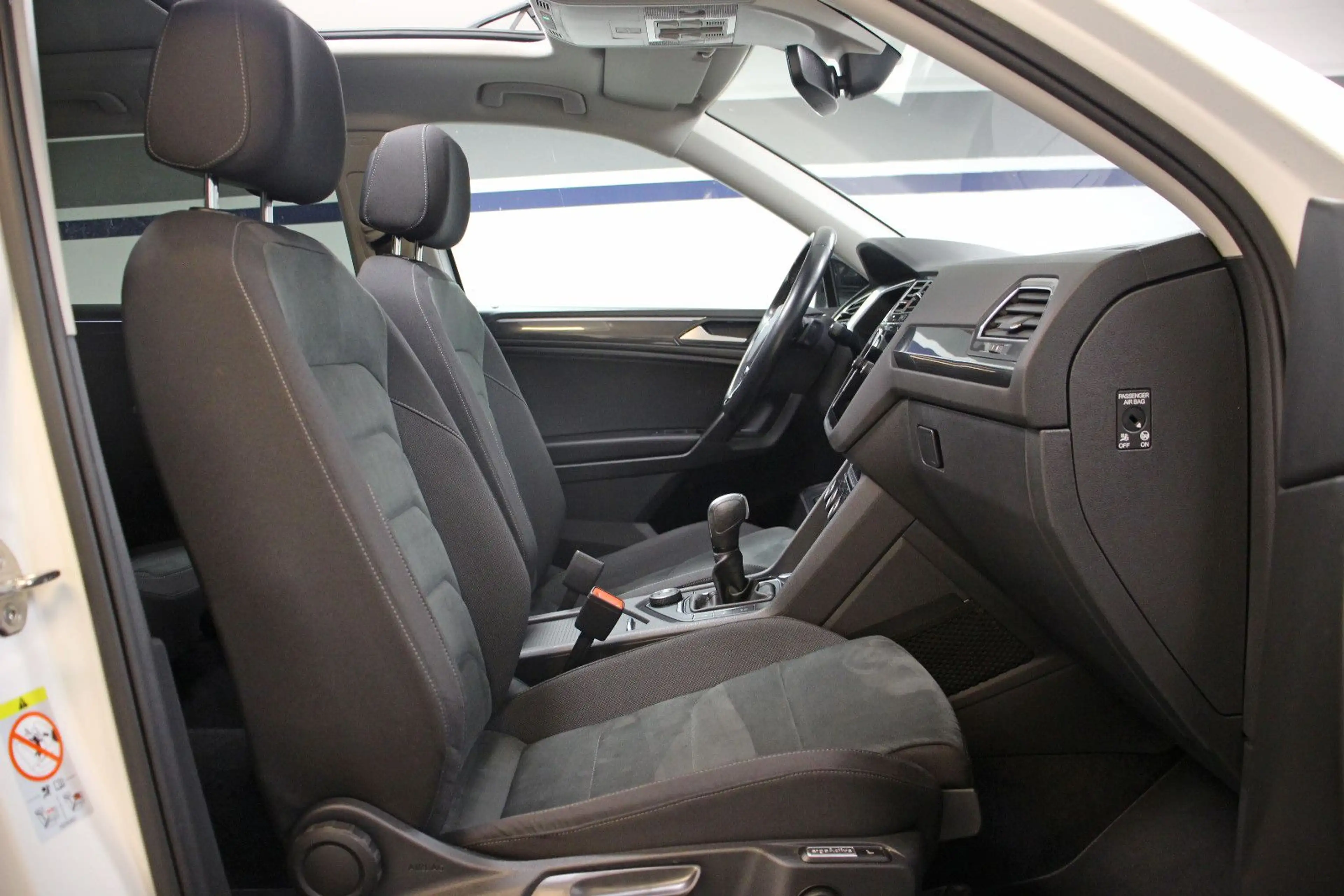 Volkswagen Tiguan Allspace Tiguan Allsp. 2.0 TDI DSG 4M. R-line *AHK/VOLL** — photo 12