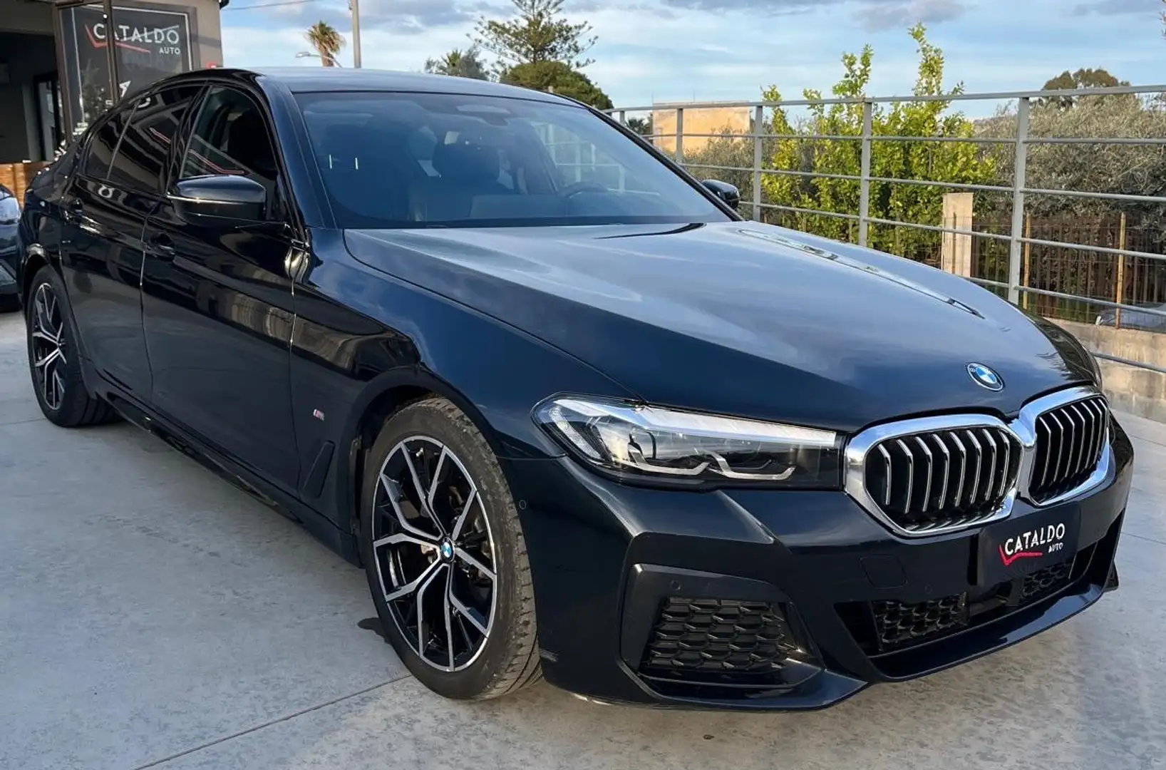 BMW 520 520d mhev 48V xdrive Msport auto Nero - 2