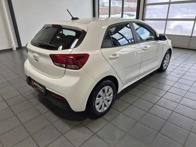 Kia Rio view 5