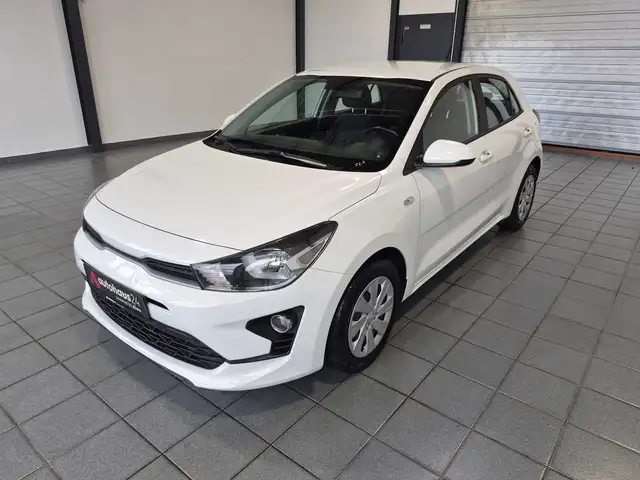 Kia Rio view 3