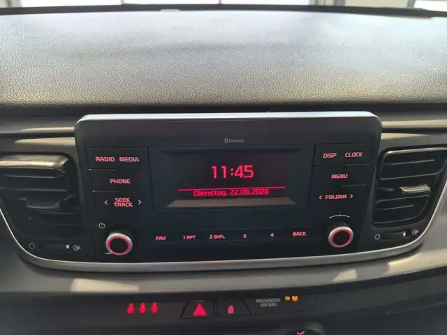 Kia Rio view 11