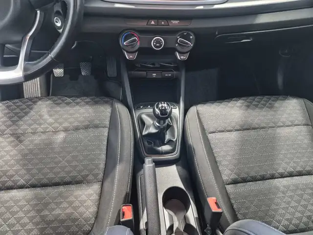 Kia Rio view 12