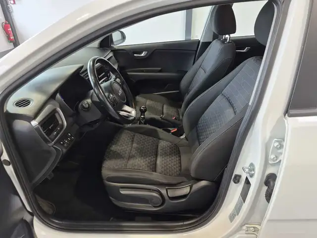 Kia Rio view 8