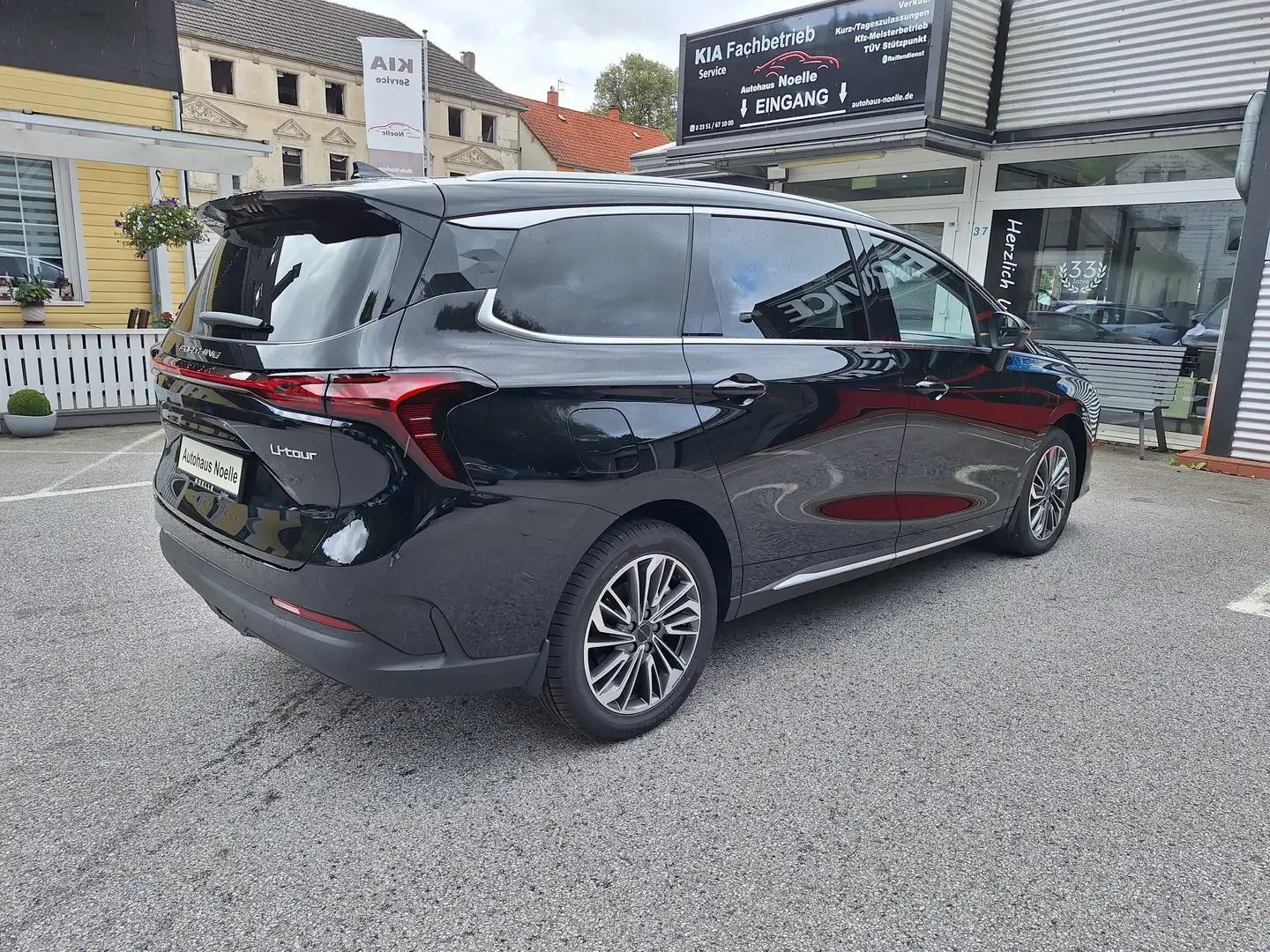 Forthing U-Tour 1,5 T-GDI 7-Gang Automatik Noir - 2