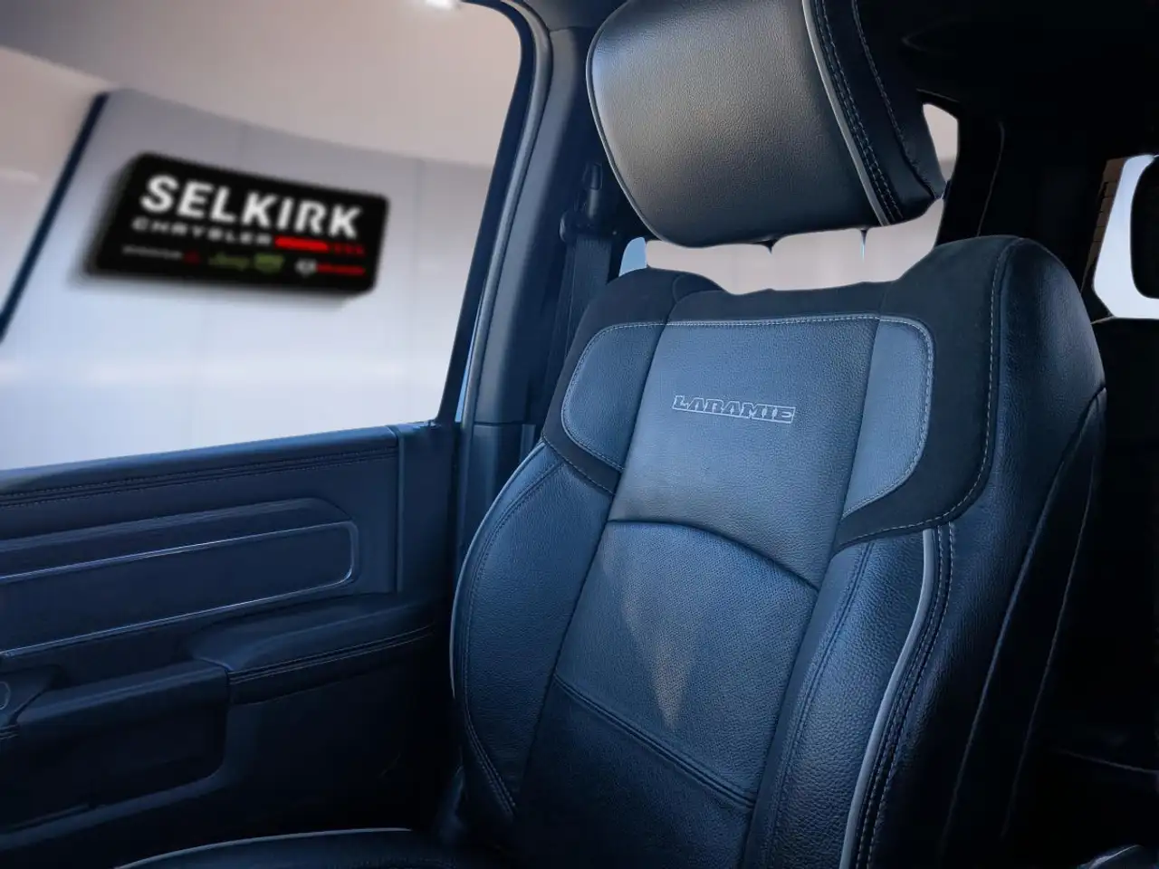 RAM 3500 снимка RAM 3500