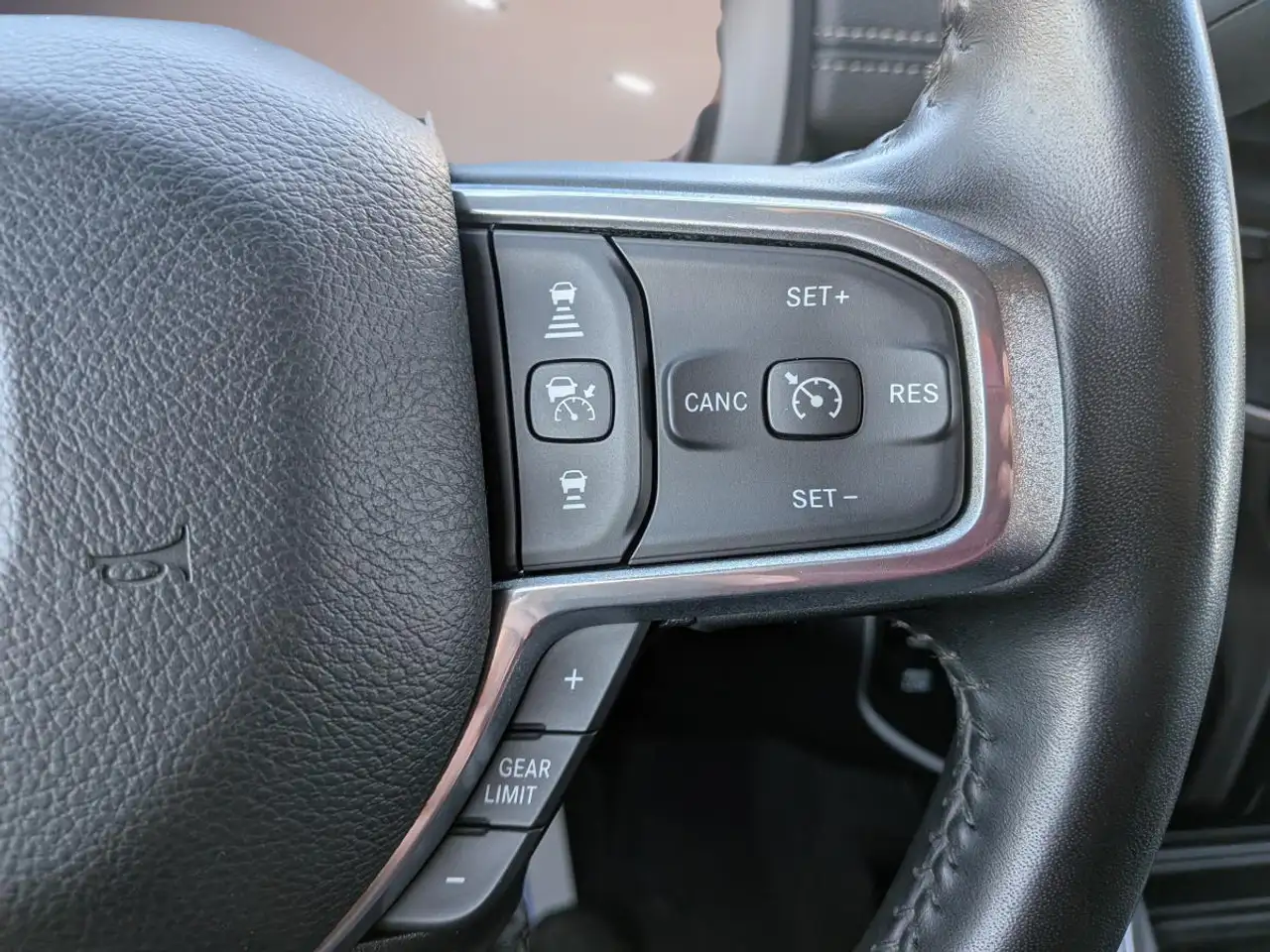 RAM 3500 снимка RAM 3500