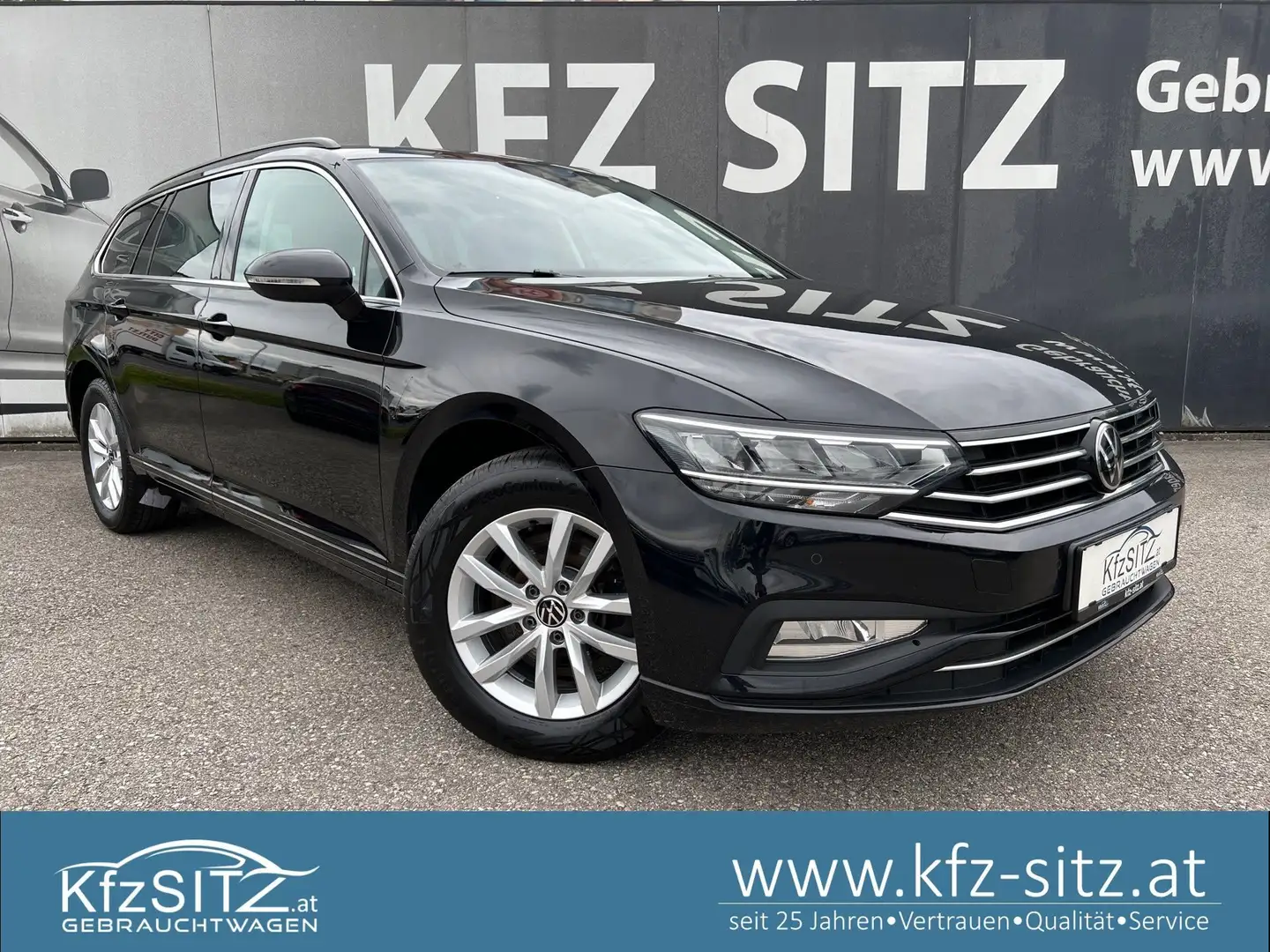 Volkswagen Passat Variant Business 2,0 TDI DSG | PANORAMA Schwarz - 1