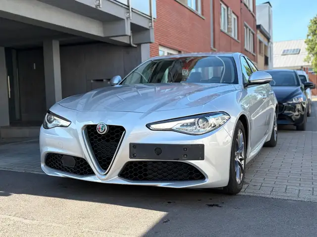 Alfa Romeo Giulia 2.2 JTDm+BOÎTE AUTO+CUIR+GPS+++