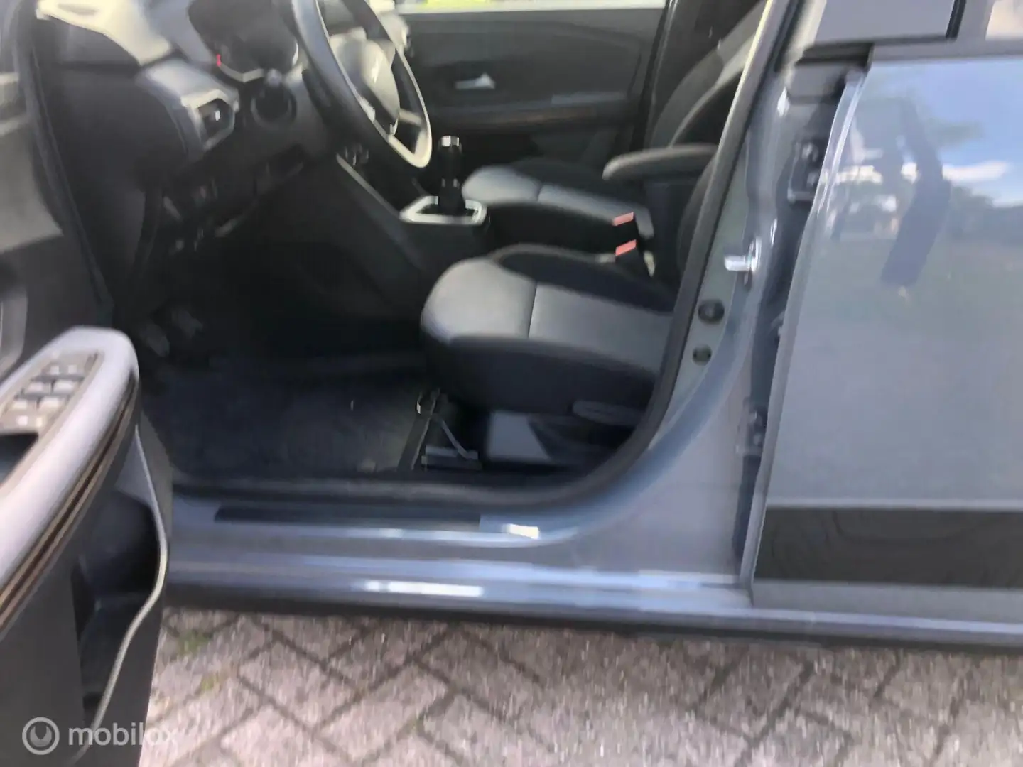 Dacia Jogger 1.0 TCe 100 ECO-G Extreme 7p. 21.DKM BI-FUEL AIRCO Gris - 2