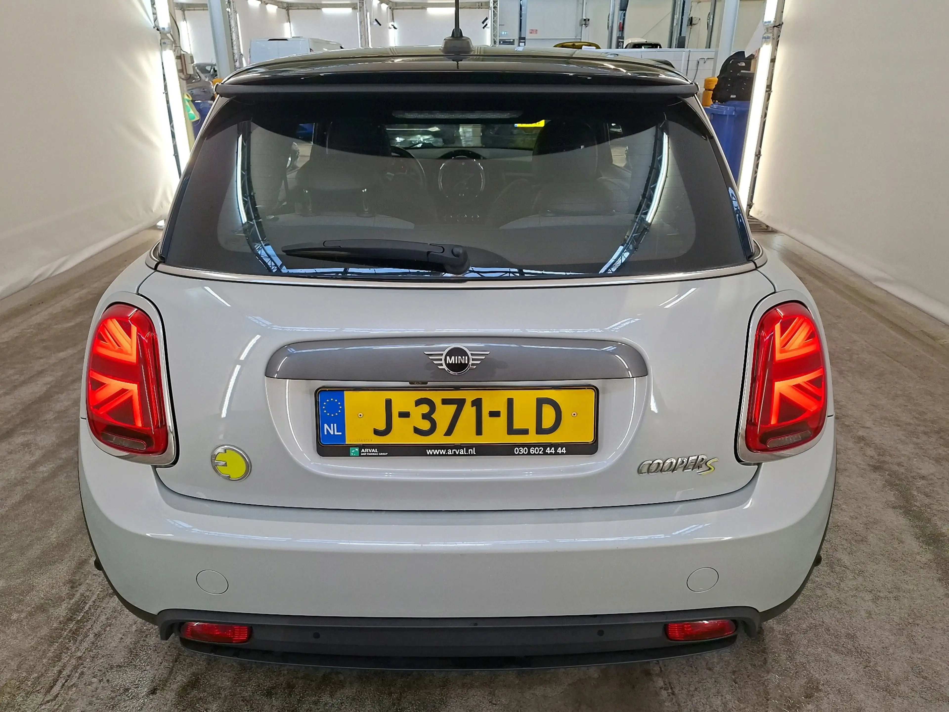 MINI Cooper E Electric 33 kWh 184pk | SOH 94% | Carplay | Camera — photo 19