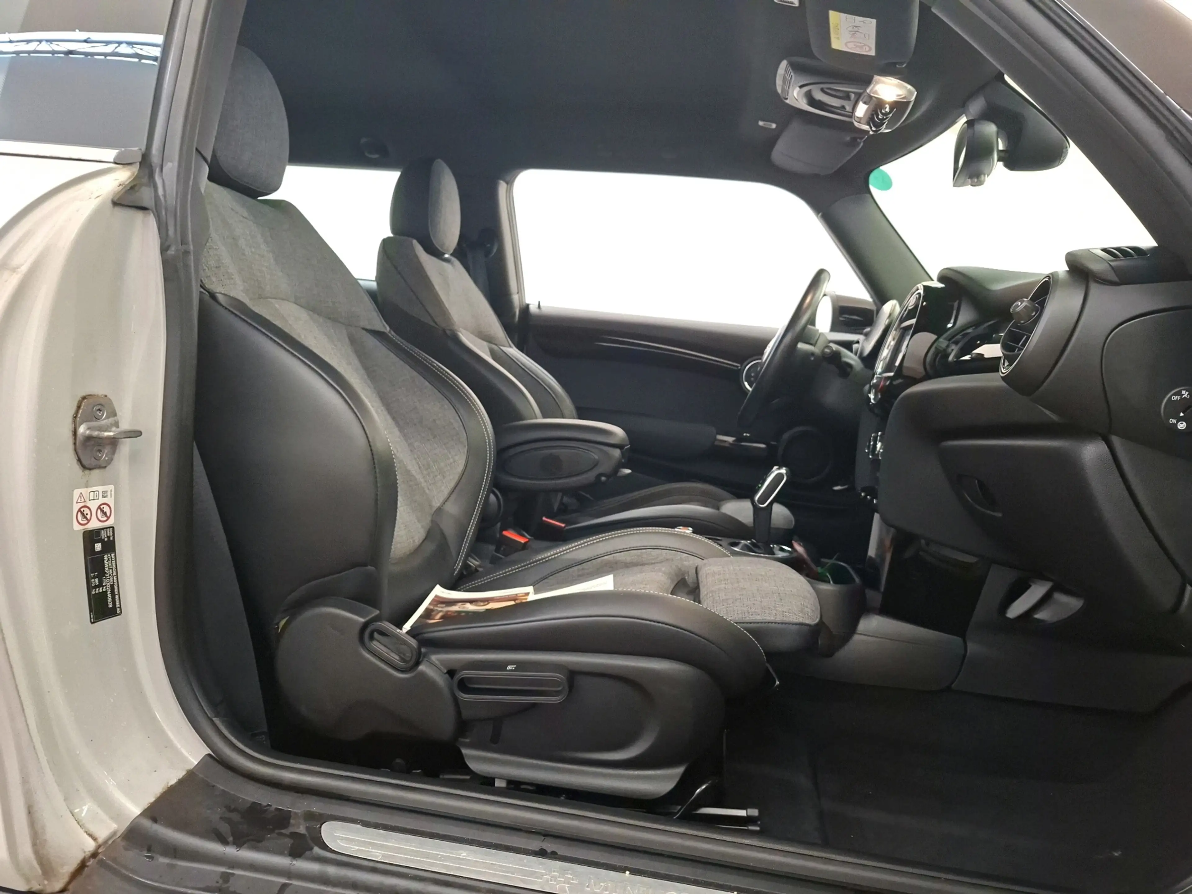 MINI Cooper E Electric 33 kWh 184pk | SOH 94% | Carplay | Camera — photo 7