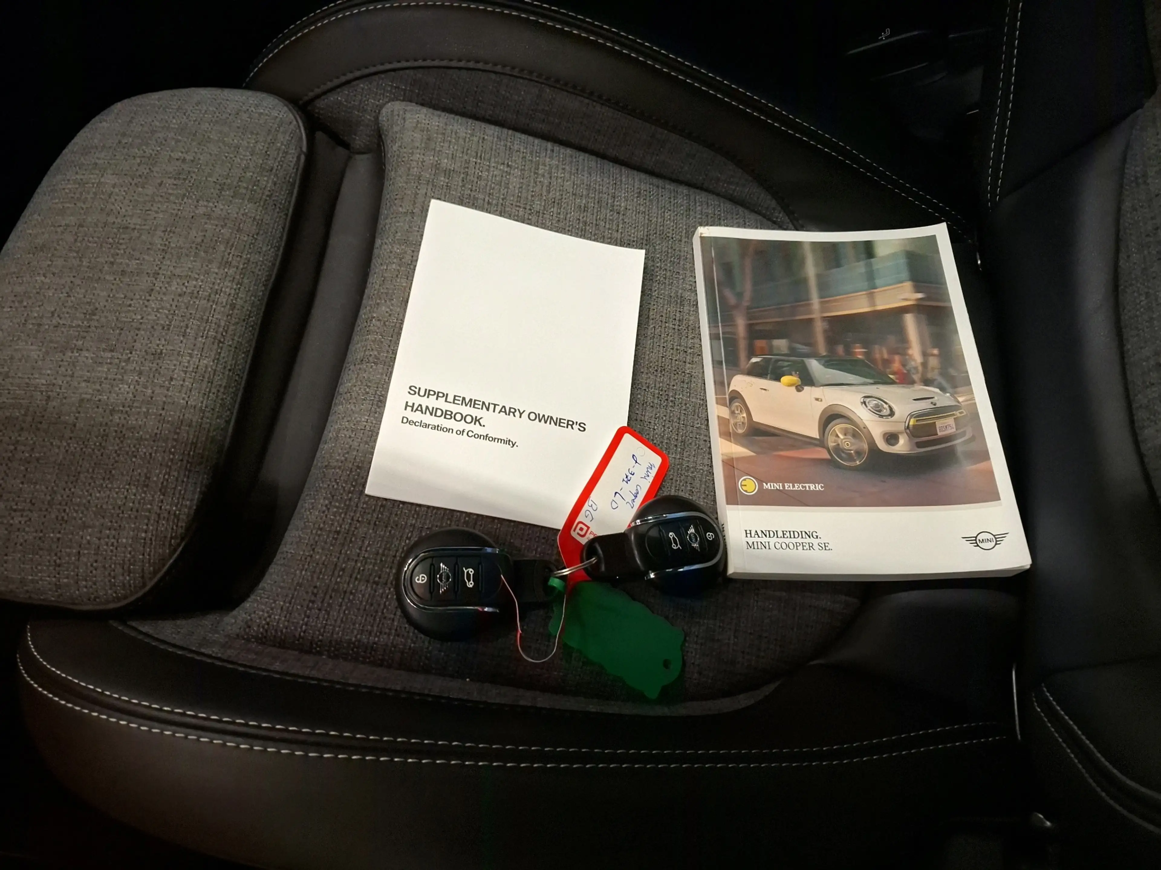 MINI Cooper E Electric 33 kWh 184pk | SOH 94% | Carplay | Camera — photo 14