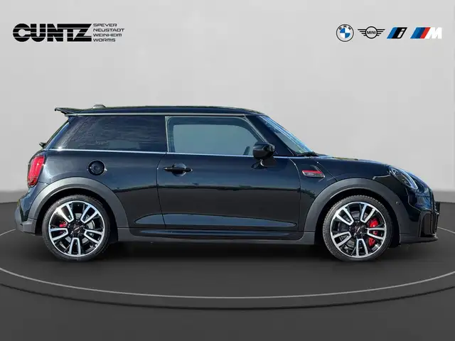 Mini Hatch view 4