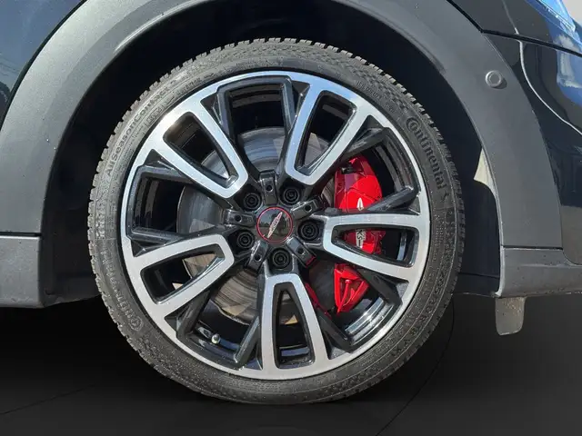 Mini Hatch view 11