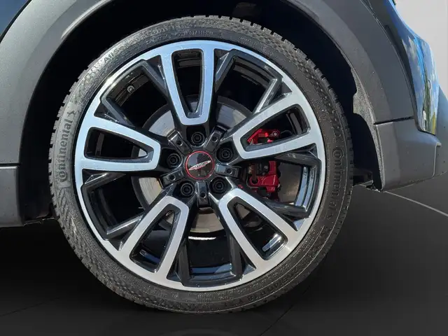 Mini Hatch view 14