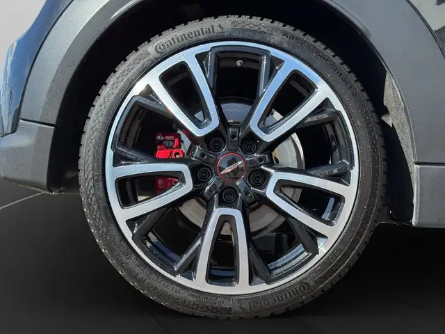 Mini Hatch view 12