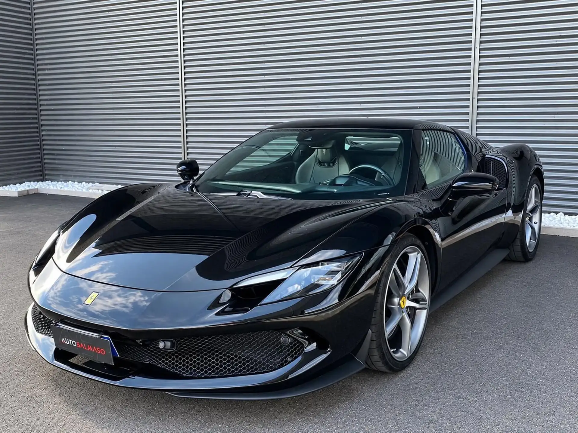 페라리 296 3.0 V6 Plug-in Hybrid 2023 검정 사진 1