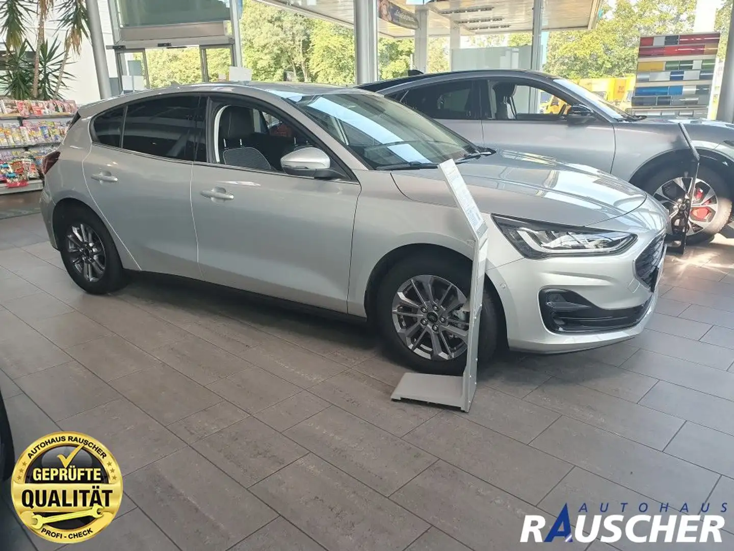 Ford Focus 1.0 EcoBoost Hybrid TITANIUM X Silber - 2