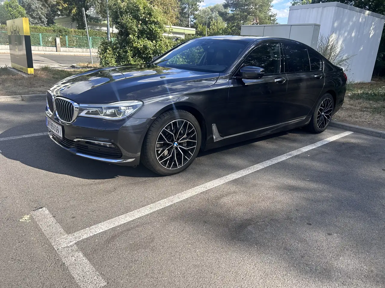 BMW 730