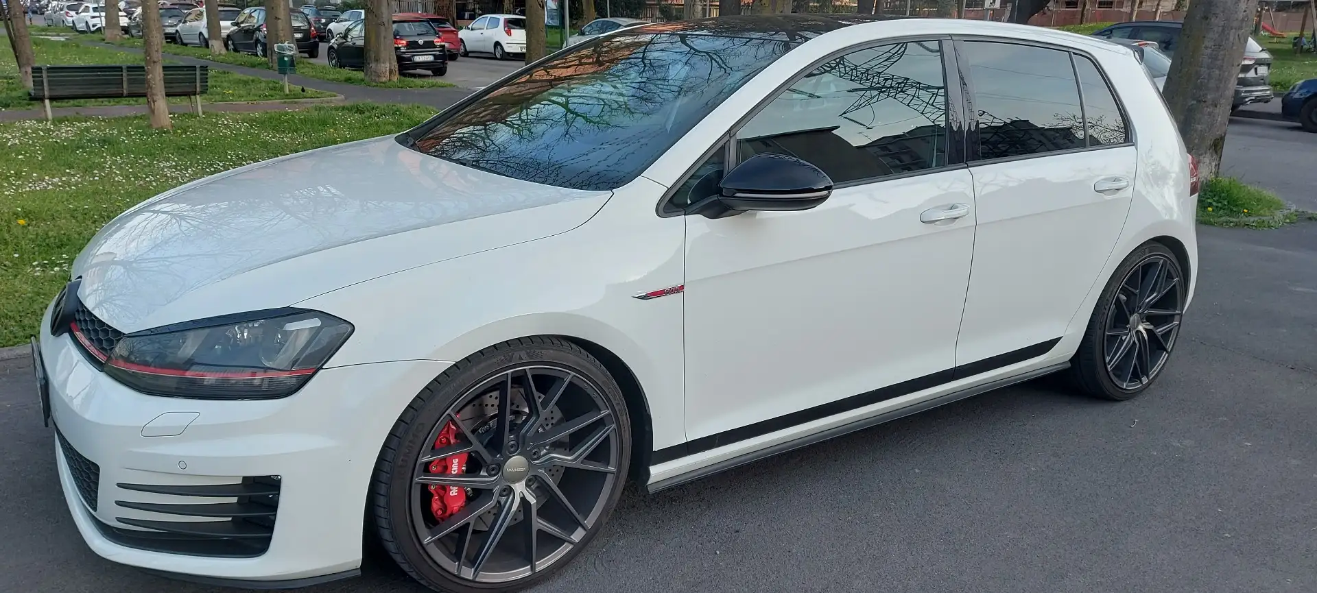 Volkswagen Golf GTI 5p 2.0 tsi dsg - 1
