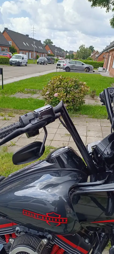 Harley-Davidson Road Glide 107 Noir - 1