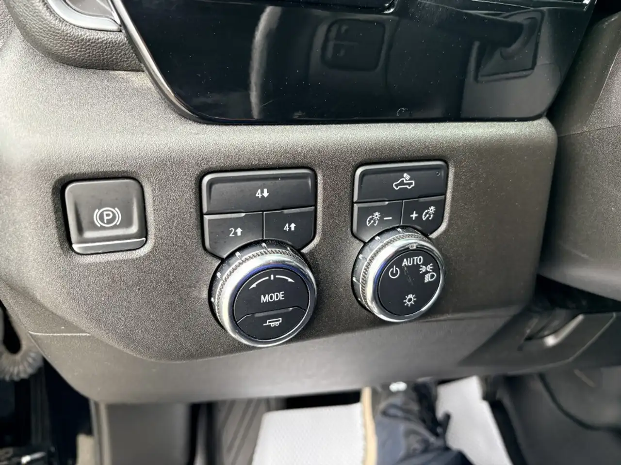 GMC Sierra 3500 снимка GMC Sierra 3500