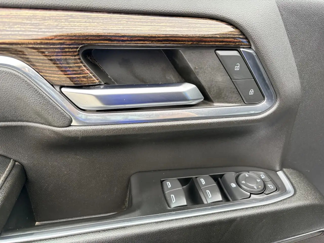 GMC Sierra 3500 снимка GMC Sierra 3500