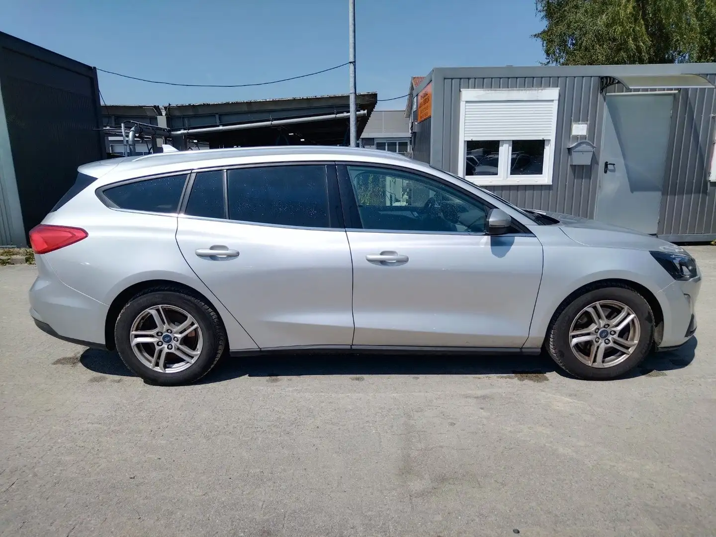 Ford Focus Turnier Cool & Connect+KLIMAAUTO+NAVI+SHZ Argent - 1