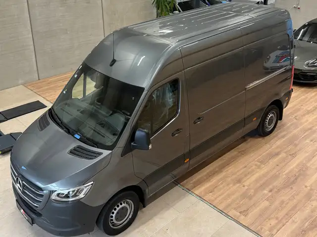 Mercedes-Benz Sprinter view 12