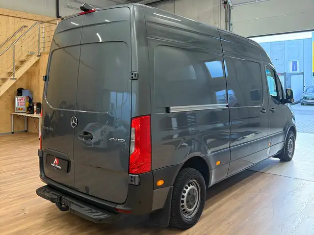 Mercedes-Benz Sprinter view 6