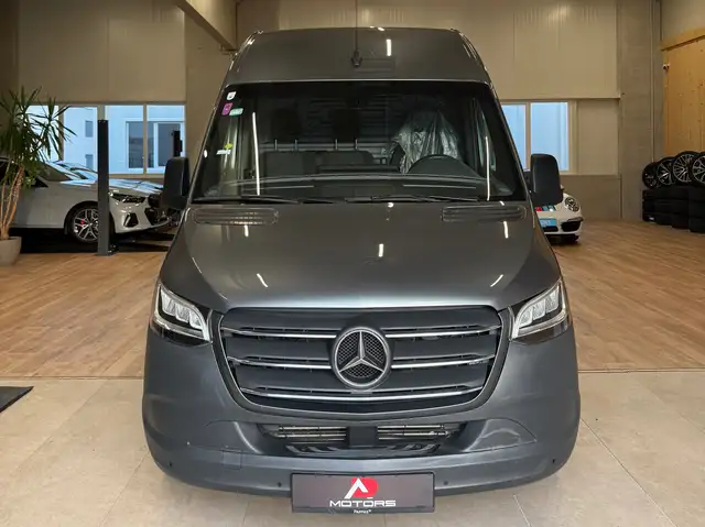 Mercedes-Benz Sprinter view 8