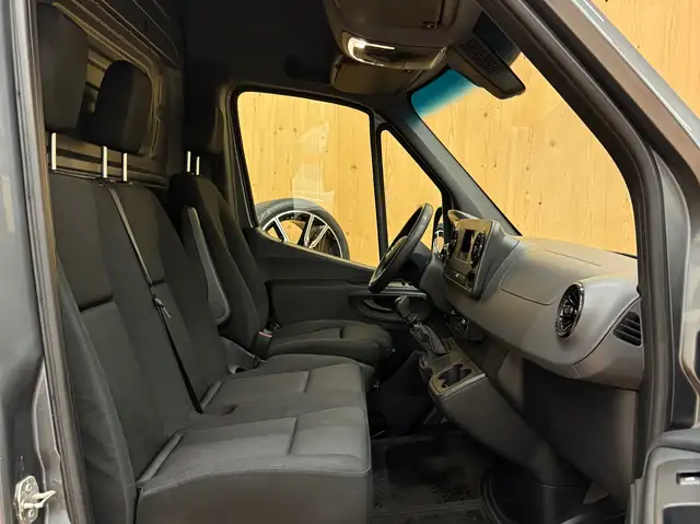 Mercedes-Benz Sprinter view 14