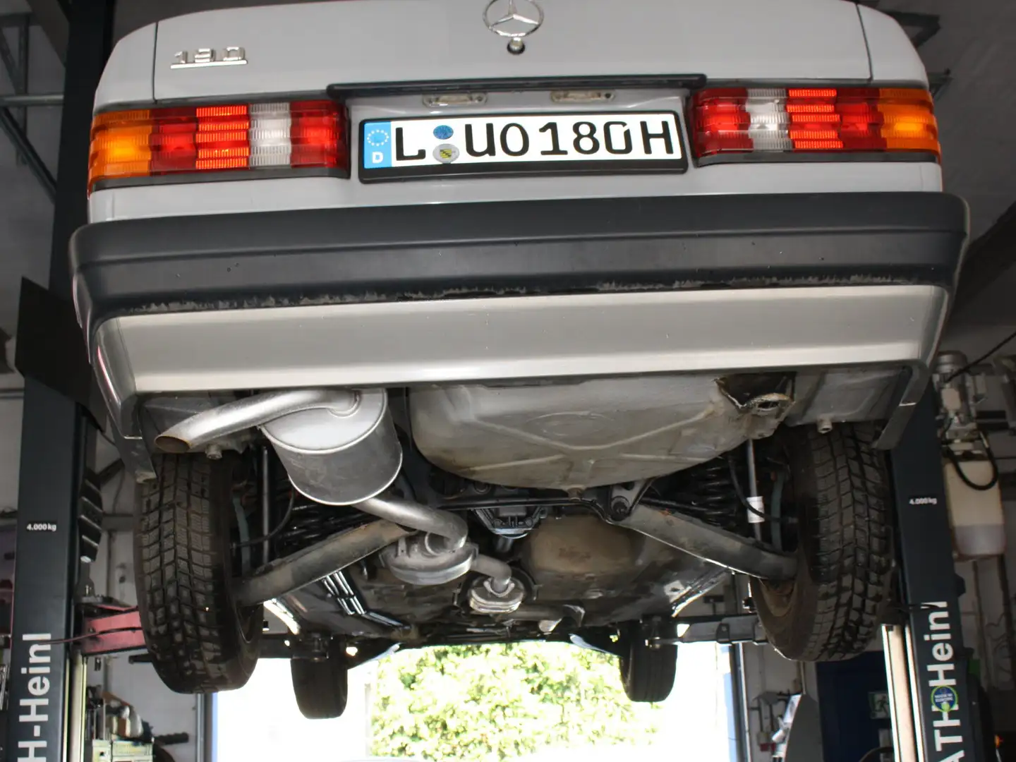 Mercedes-Benz 190 Mit H Kennzeichen Gris - 2