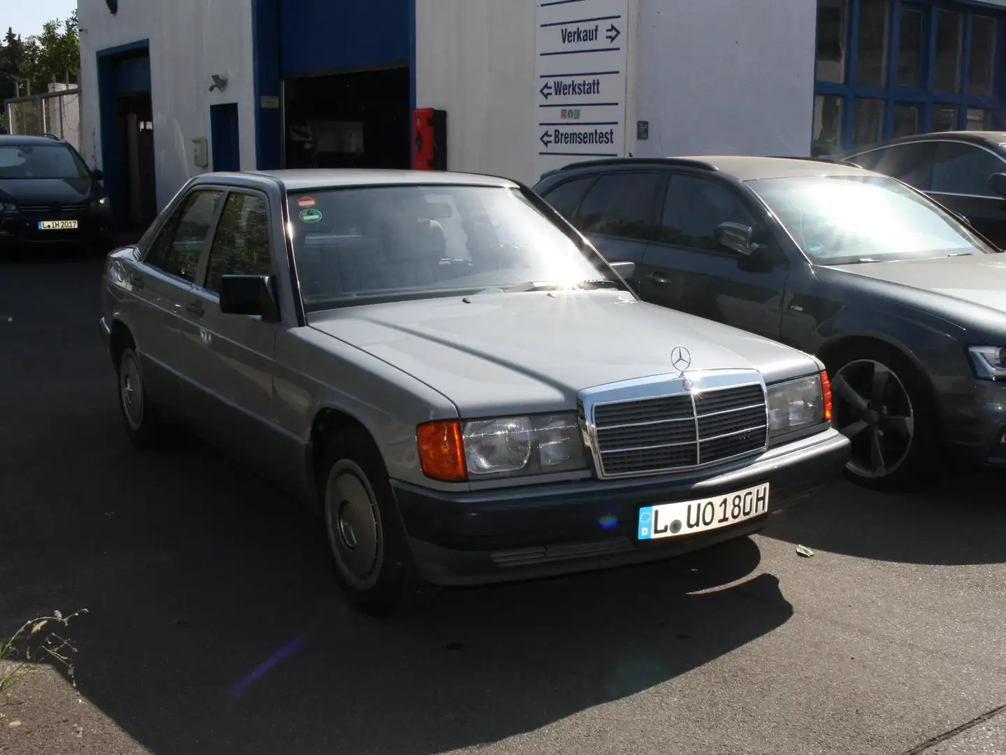 Mercedes-Benz 190 Mit H Kennzeichen Gris - 1