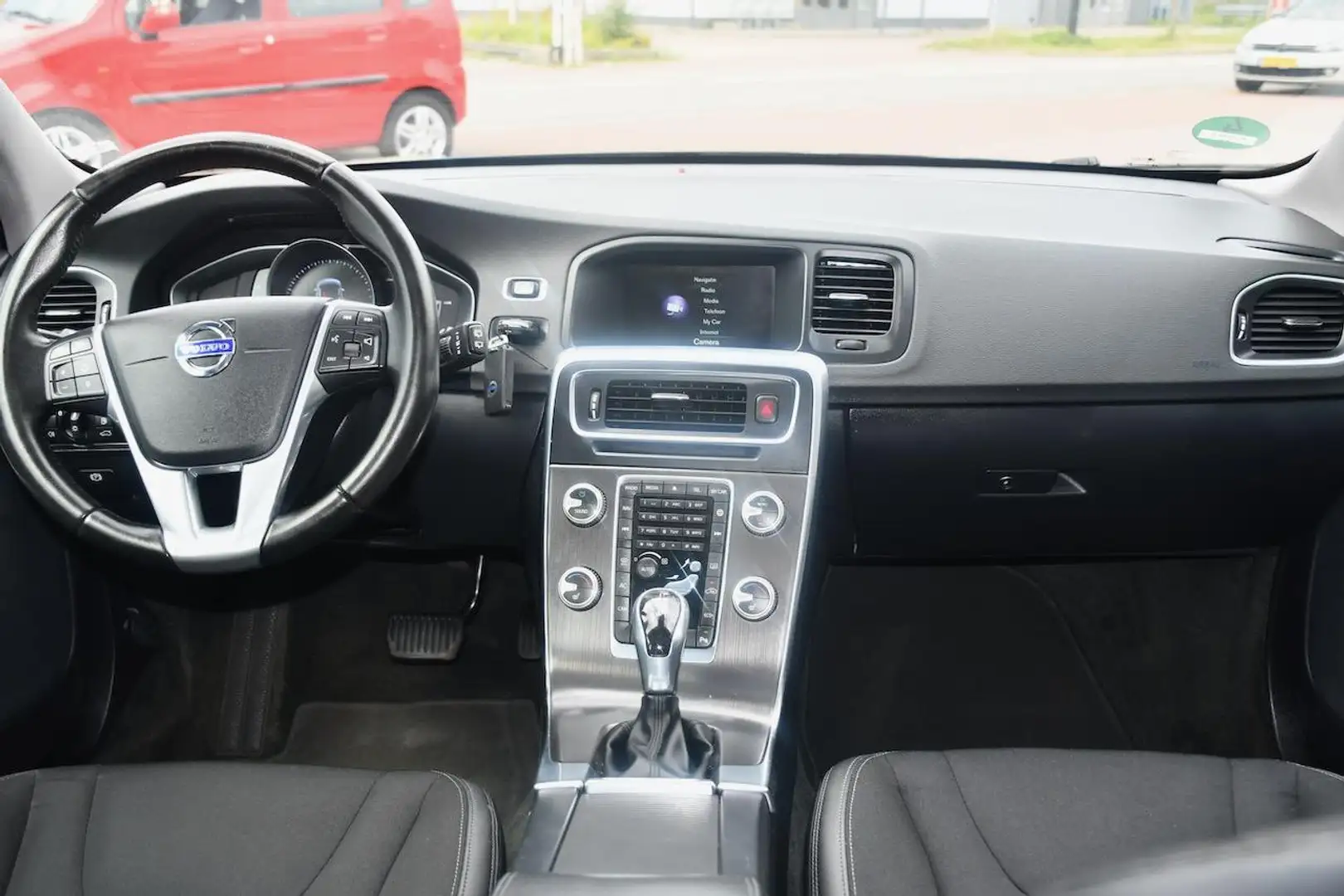 Volvo V60 1.5 T3 Ocean Race Aut|Clima|Cruise|NAVI|CAMERA Zwart - 2