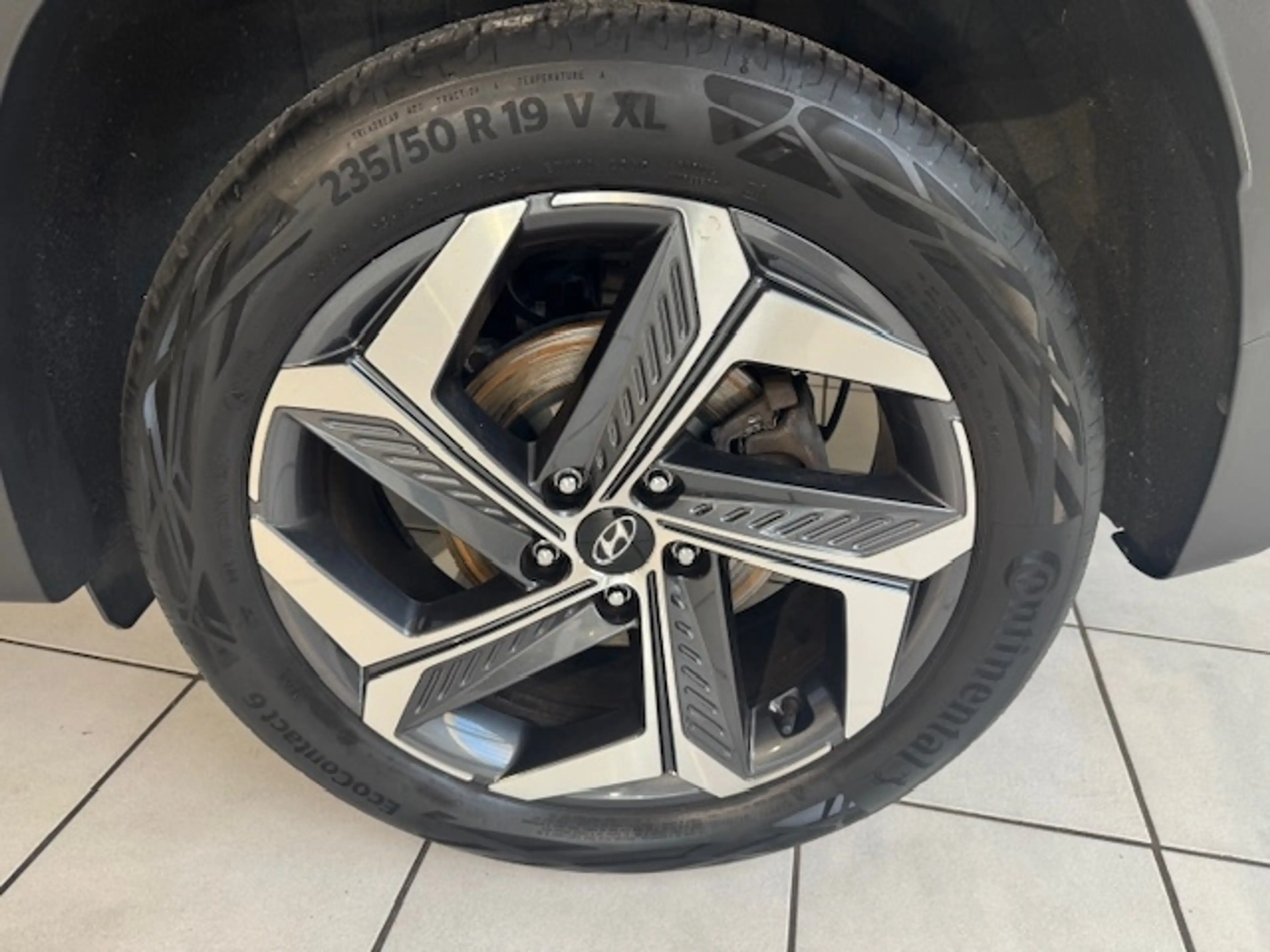 Hyundai TUCSON Prime 2 WD 7-DCT 48V Assistenzpaket — photo 9