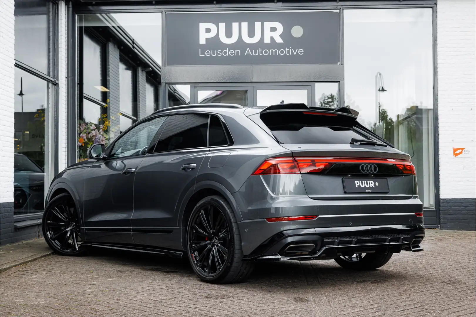 Audi Q8 60 TFSI e Quattro Competition Pano - RS-Zetels - B Grau - 2