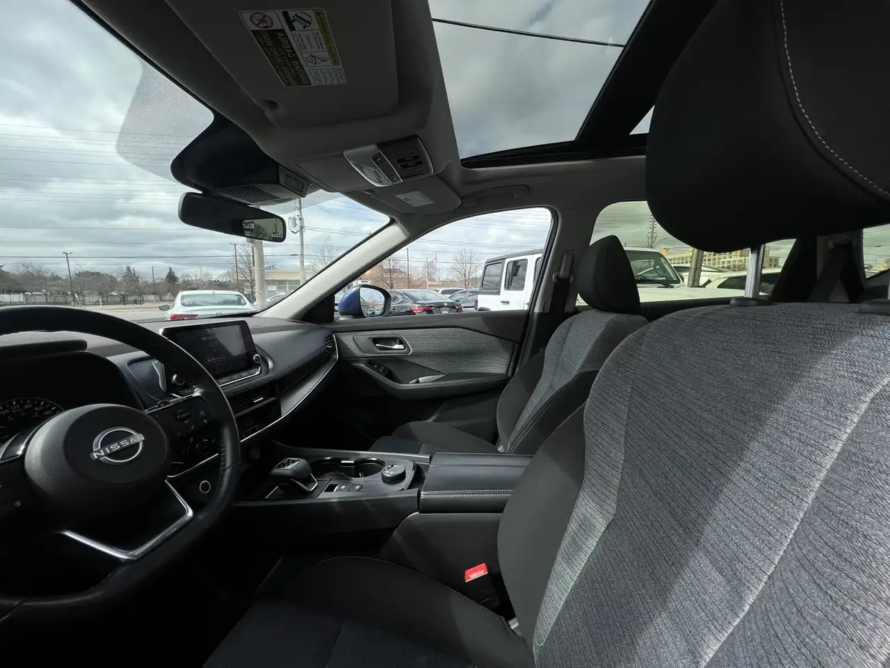 Nissan Rogue снимка Nissan Rogue
