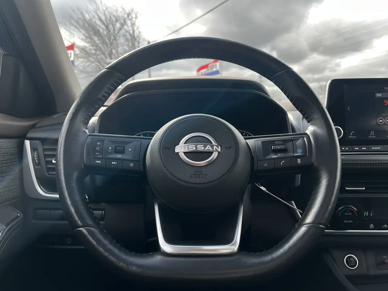 Nissan Rogue снимка Nissan Rogue