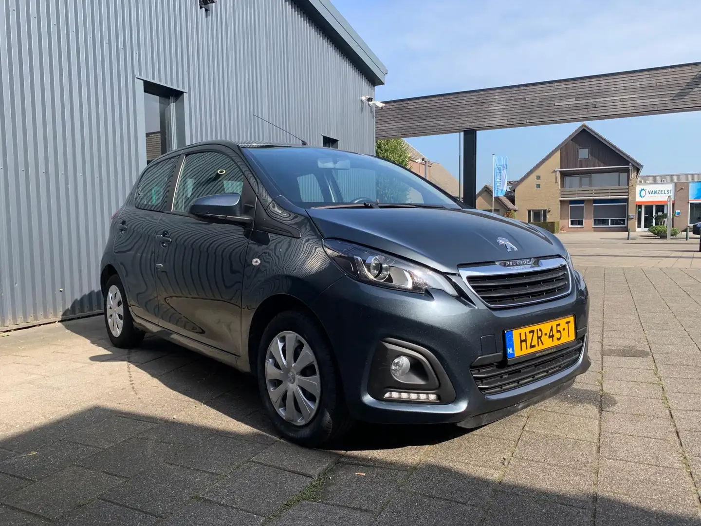 Peugeot 108 1.0 VTi Active, AUTOMAAT, AIRCO Grijs - 2