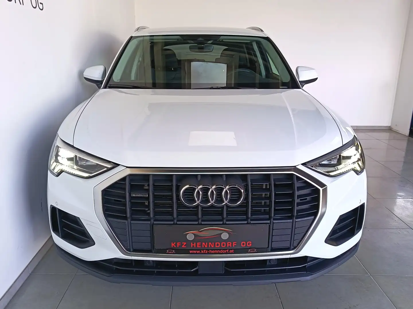 Audi Q3 35 TDI quattro S-Tronic Weiß - 2