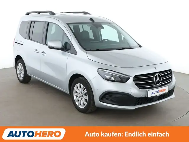 Mercedes-Benz T-Class view 8