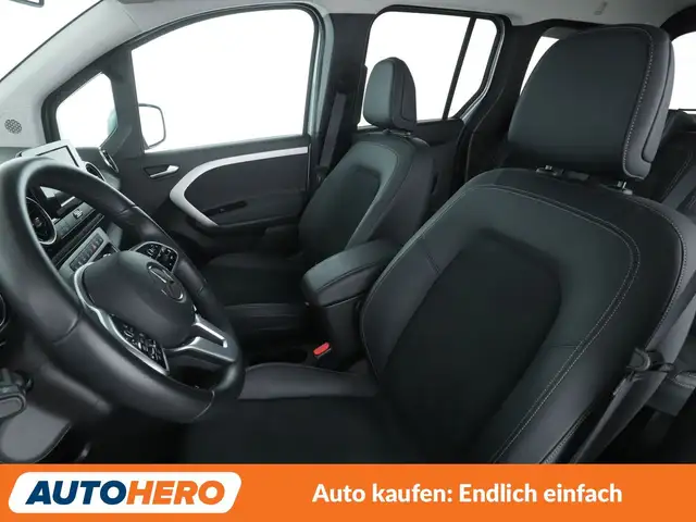 Mercedes-Benz T-Class view 10