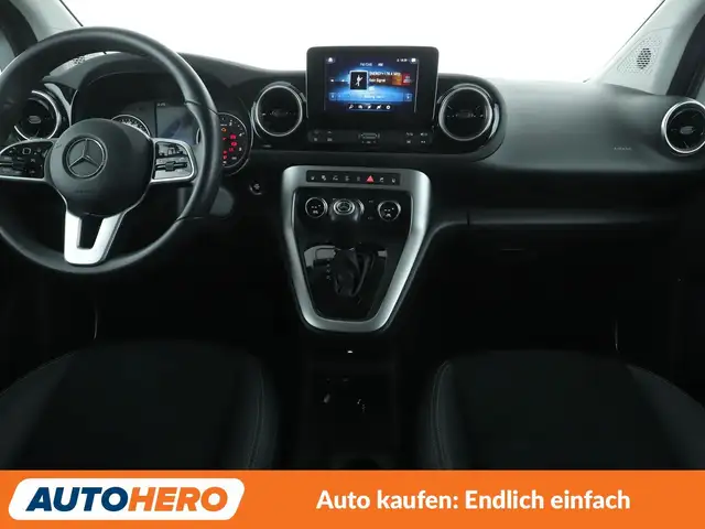 Mercedes-Benz T-Class view 12