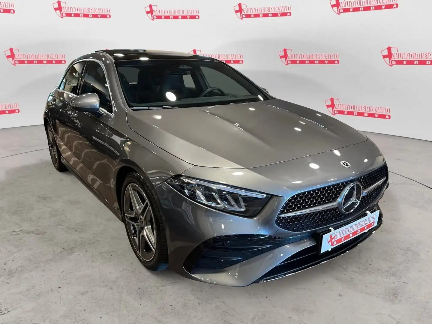 Mercedes-Benz A 200 A 200 Automatic AMG Line Premium TETTO Gris - 2
