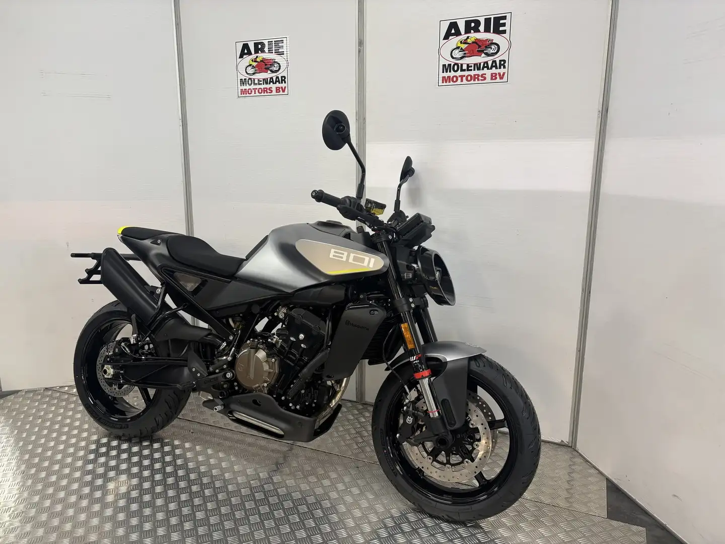 Husqvarna Vitpilen 801 Argent - 2