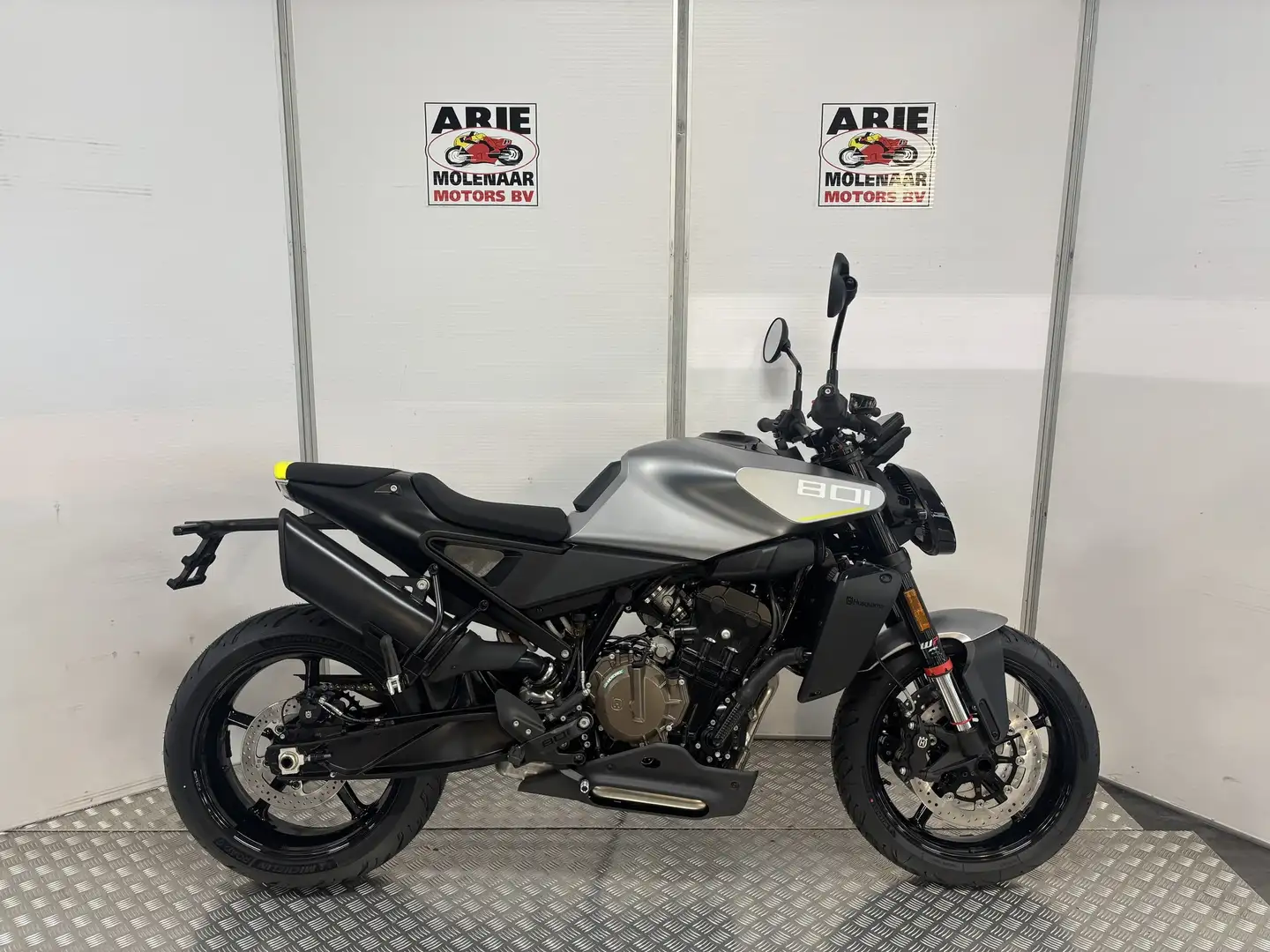 Husqvarna Vitpilen 801 Argent - 1